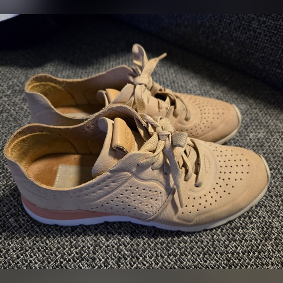 UGG Women's Tye Treadlite Nubuck Trainers  - Picture 3 of 6